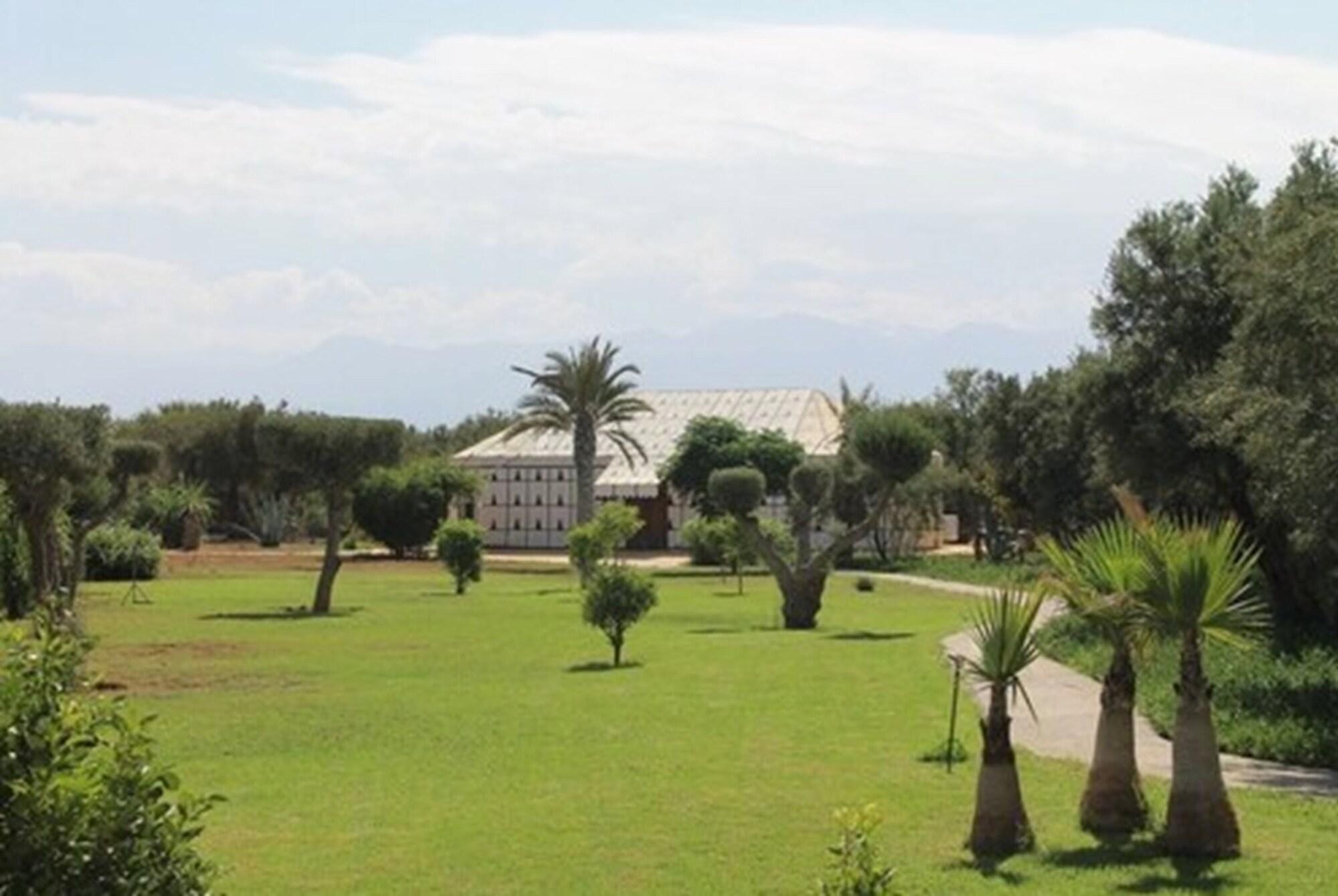 Villa Marco Au Jardin Des Senteurs El Ain Екстер'єр фото