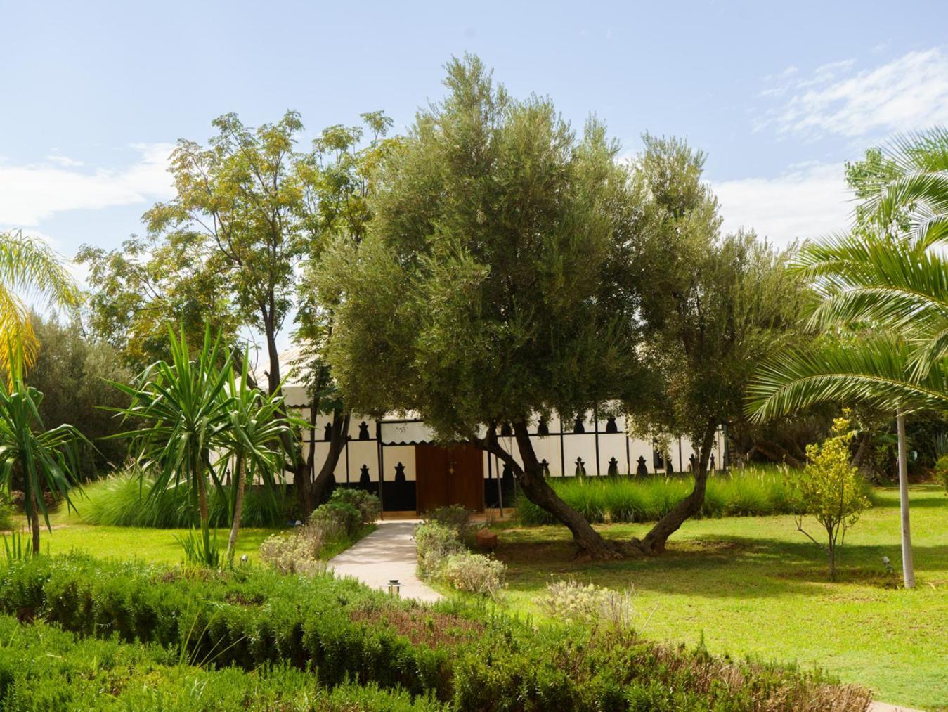 Villa Marco Au Jardin Des Senteurs El Ain Екстер'єр фото