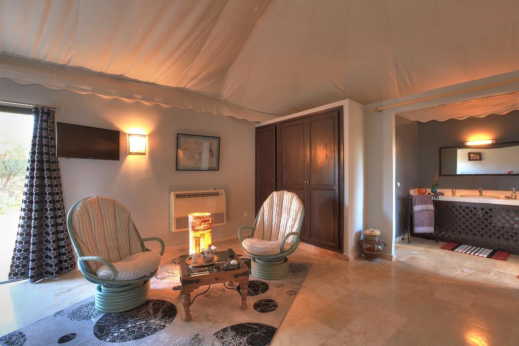 Villa Marco Au Jardin Des Senteurs El Ain Екстер'єр фото