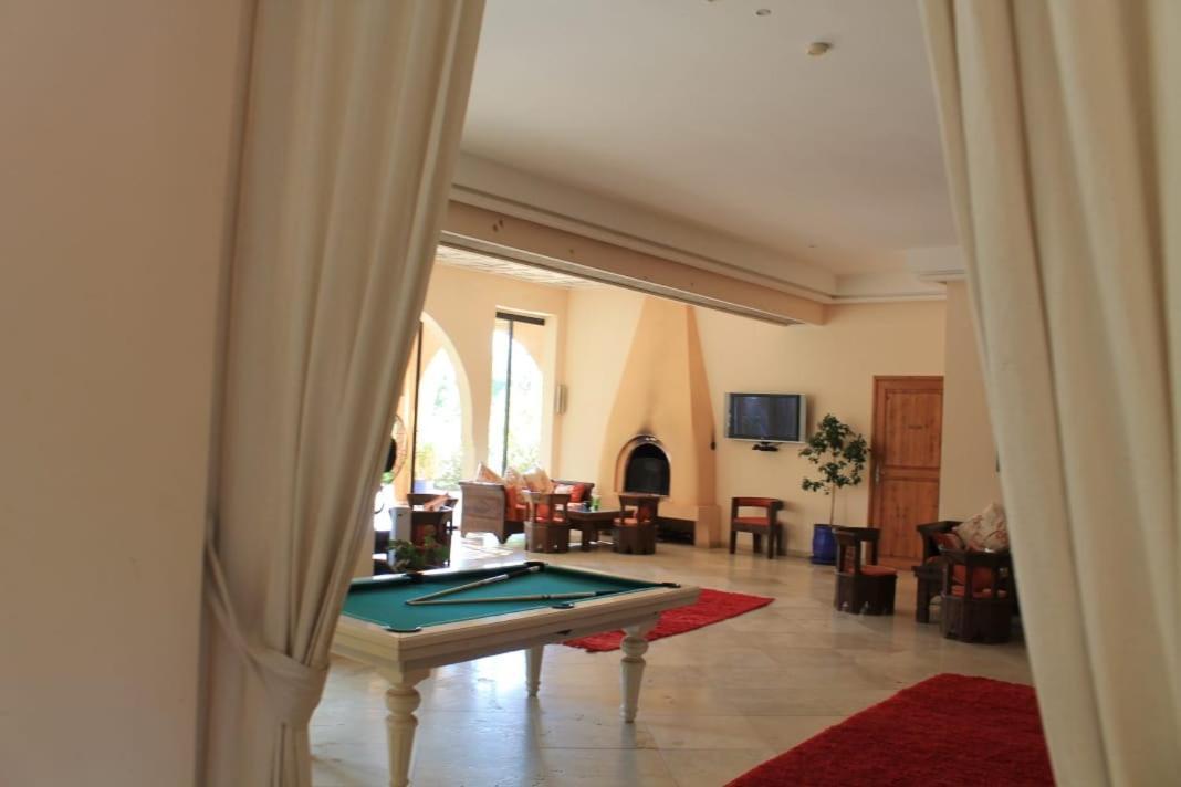 Villa Marco Au Jardin Des Senteurs El Ain Екстер'єр фото