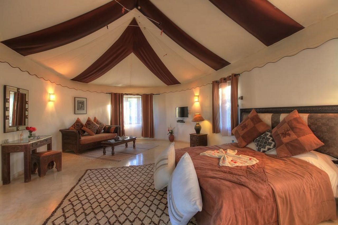 Villa Marco Au Jardin Des Senteurs El Ain Екстер'єр фото