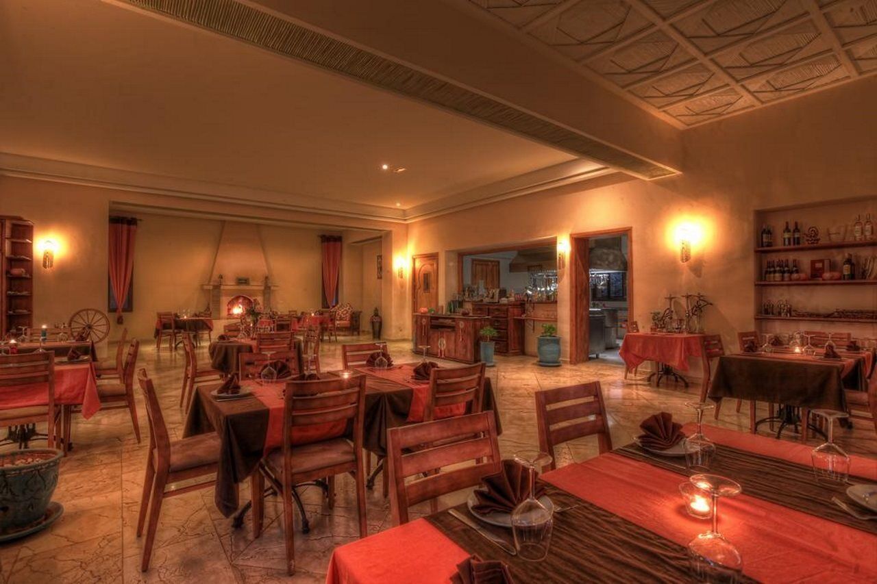 Villa Marco Au Jardin Des Senteurs El Ain Екстер'єр фото